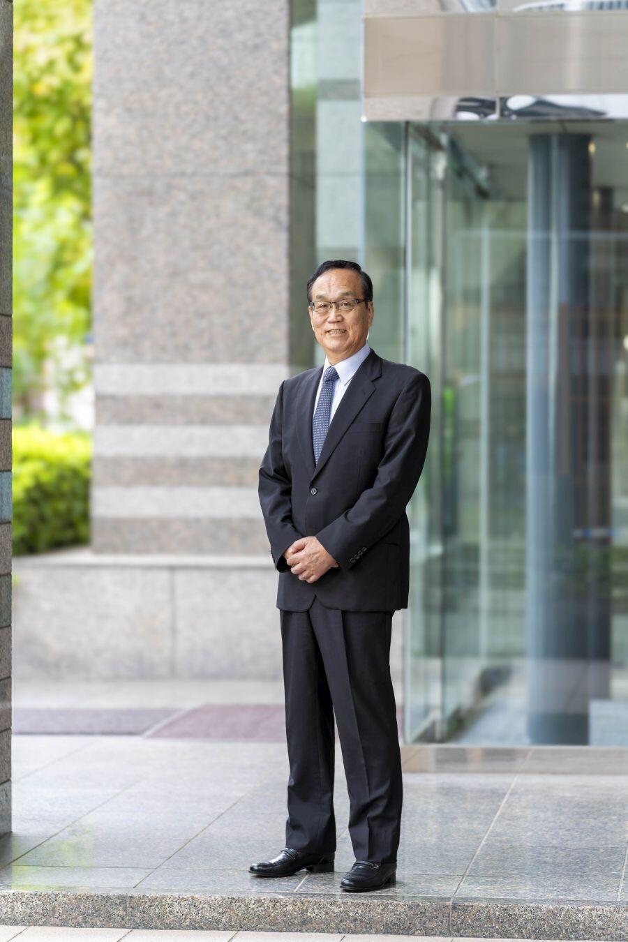 19_Mr.Mochida_web.jpg